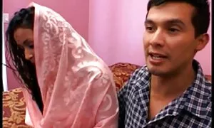 Dieser Kerl zeigte sein Gesicht nackt und wird versuchen, glücklich zu sein, reife frauen sexvideos und alle intimen Orte werden vor der Kamera gezeigt.