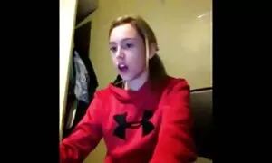 Er saugt die Schüler pornofilme mit alten frauen machen Liebe.