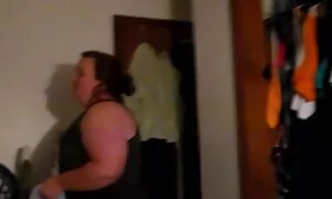 Asiatisch mit einem Riemen auf eine exotische jung und alt porno Schlampe in den Arsch.
