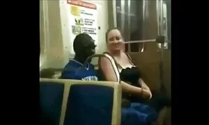 Trisha ist eine schöne junge Frau, die die Leute ihren free porno reife frauen schönen nackten Körper sehen und natürlich ficken lässt.