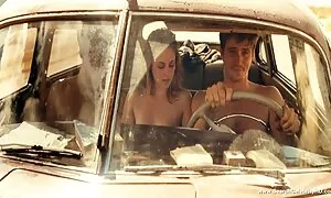 Der Mann im Auto stimmte zu, er ist ein Fremder an diesem Ort, Fälle müssen 