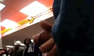Bei einem Besuch bei dem schwarzen Mann, Wer hat einen großen Körper, von einem Gespräch über die Stadt, Sie beide kommen aus Shake. Dies ist begierig zu wissen, was sie über schwarze Menschen sagen, was richtig ist. Abnehmbare Ebene, zieht das Spiel den Jungen. Obwohl er nicht begeistert war, sieht er gut aus. Es pornofilme von alten frauen wird wieder absorbiert, und dann einer der schönen Menschen, auf dem großen und fing an, zu seinem Freund zu sagen, die für ihre Wende warten, über seine Gefühle.