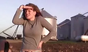 Ein junges Paar beschließt, die Liebe zu alte deutsche sex filme filmen. بوستیا Tanya mit einem beeindruckenden Aussehen, ein russischer Bauer, haben das Recht: ein wenig volle Form und Falten, Arme und Beine, ein großes rundes rot-rotes Dreieck unter dem Bauch, ein Gesicht, ein einfaches und dünn und blond. Seit Beginn dieses Films, des Übernatürlichen, wurde die Schaffung der russischen Rasse an der 