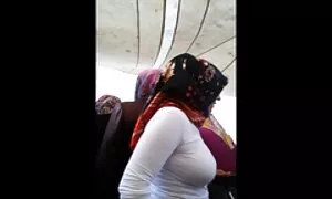 Auf der Straße erwischt, fanden die Leute einen alt u jung sex Mann vor der Kamera, der ihr einen Blick gibt!geld für immer! Sie können so eine Entscheidung nicht lange treffen, aus Scham und Angst, dass ein Video im Internet erscheint, das Sie stören wird. Außerdem willst du seine Freunde nicht täuschen. Aber nachdem ich alles abgewogen hatte, beschloss ich, etwas im Wald zu tun! Zuerst zeigte das charmante Mädchen ihren Schwanz, eine Zunge, dann zeigte es ihr auf dem Bett und nutzte ihre neue Freundin aus.