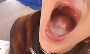 Ein Ventil in einem kalten Auto auf der Straße auf der Suche nach dem Mädchen. Als er eine schöne junge Brünette in einem kurzen Rock sah, begann er sie zu treffen. Ihr wurde Cassie porn reife frauen die Vergangenheit angeboten. Zuerst schien es 