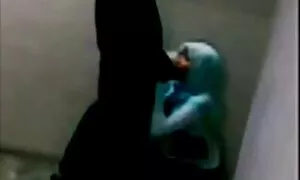 Auch während der Schwangerschaft sind Frauen weiterhin alt und jung sexvideos ich. und Fluch, jeweils mit allen, auch mit schwarzen Menschen.